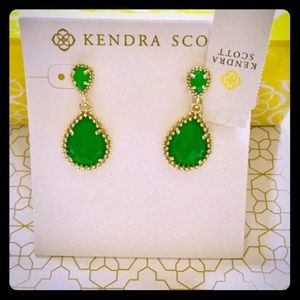 NWT Kendra Scott Halden Earrings in Emerald / Gold